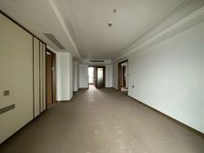 铂悦澜庭 4室2厅2卫 精装修 196万元