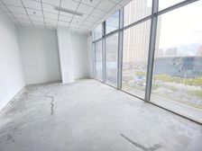 无锡高铁站旁 372平室内可通水 铺地毯就可办公 定制做隔断