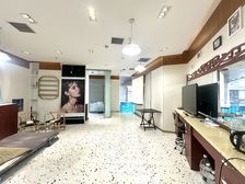 临世贸天阶 大外窗 蛋糕果切 理发美甲 培训办公 线上鞋服