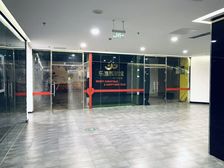 300平大开间 5米挑高 网吧台球 培训教育 业态不限