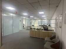 来广营望京诚盈中心精装办公室240平5个工位35左右