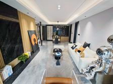 汽博中心!新春距惠丶渝八渝小丶全玻璃幕墙落地窗丶随时看房