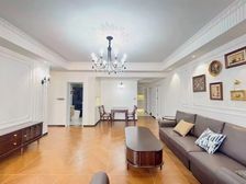 全新精装四房 美式风格 双阳台 轻轨200