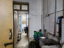 崇明长江二村 南北通透 1楼大天井 诚心出售 价格可议