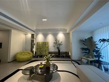 中央公园带数8精装洋房 横厅4房176万 一套 现房