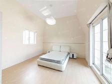 临河独栋别墅,客厅有挑高,位置好栋距开阔,接受置换