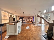 临世贸天阶 繁华商圈330平复式 7米挑高 大落地窗带