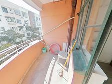 中间3楼,自住装修朝南1房1厅,前面无遮挡采光好满5年