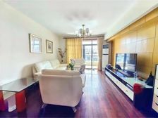 飞机户型三房,视野佳,小区中心位置,小高层得房率高 满五!!