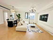 新上!电梯高区全明大三房 双卫!全屋定制 家具全送