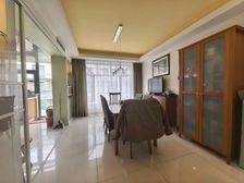 上叠别墅,空中花园!自带南北60平超大露台!有子母车位保姆间