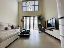 顶楼复式,客厅挑高6.2米,送露台送车位,业主降价急售,可谈