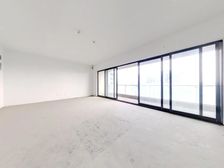 九龙仓擎天半岛 3室2厅 东南