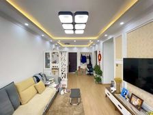 保利华庭 房龄新 临地铁 交通便捷 朝南 大两居