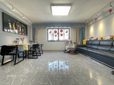 圣湖小区 103平3居 南向精装修 拧包入住 诚意出售