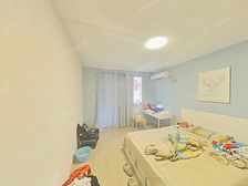 朝南有阳台的,没拍出来,看房提前,位置楼层都好