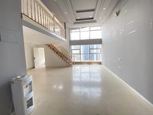 大运河旁 时代国际上下215平左右 适合美容美睫直播通上下水