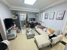 老城中心地段 精装修一年 家具全送 看房随时 房东诚心卖