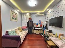 地铁口0距离 一房两厅全明户型 中间楼层 诚意出售随时看!
