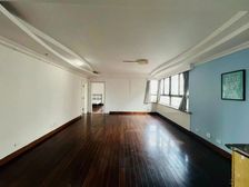 一 买延安西路三房,价格好谈,业主出国卖房,我有钥匙,急