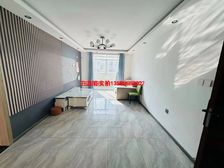 天虹四村 精装修南北房 位置好不靠路 外国语对面 随时看房