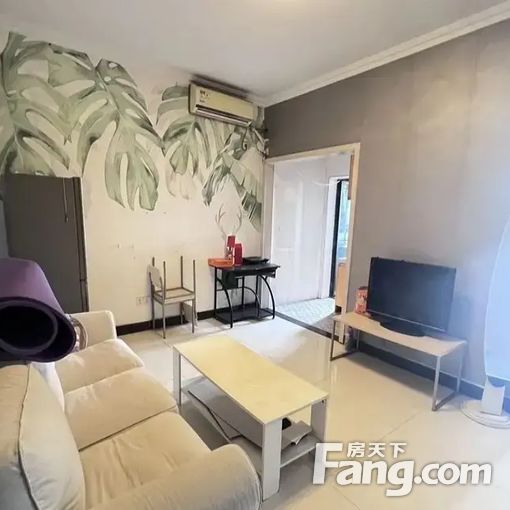 近光谷广场、珞雄路、大洋百货、出门就是2号线