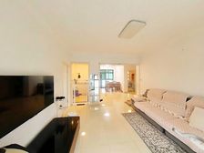 新上!少有2房,飞机户型,有阁楼,置换价格可谈,房东急售