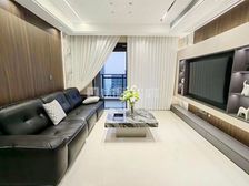 满两年 满二满二 朝向东北 电梯房 精装 看房方便 有钥匙