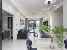 荣盛·御湖观邸 92平4居 东向精装修 着急出售