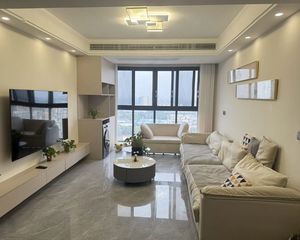 出门就是万达广场 高铁 58.8万购精装大三房 拎包入住