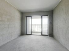 东区香山小学 出门就是从coco,富逸城 吃喝玩乐一步到位。