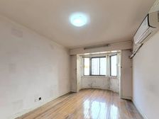电梯房,繁华地段交通方便,生活配套齐全烟火气息浓郁