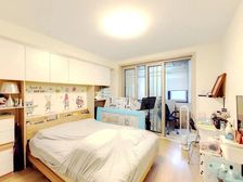 税费少,送30W的装修 送大露台 小区中心位置 配套齐全