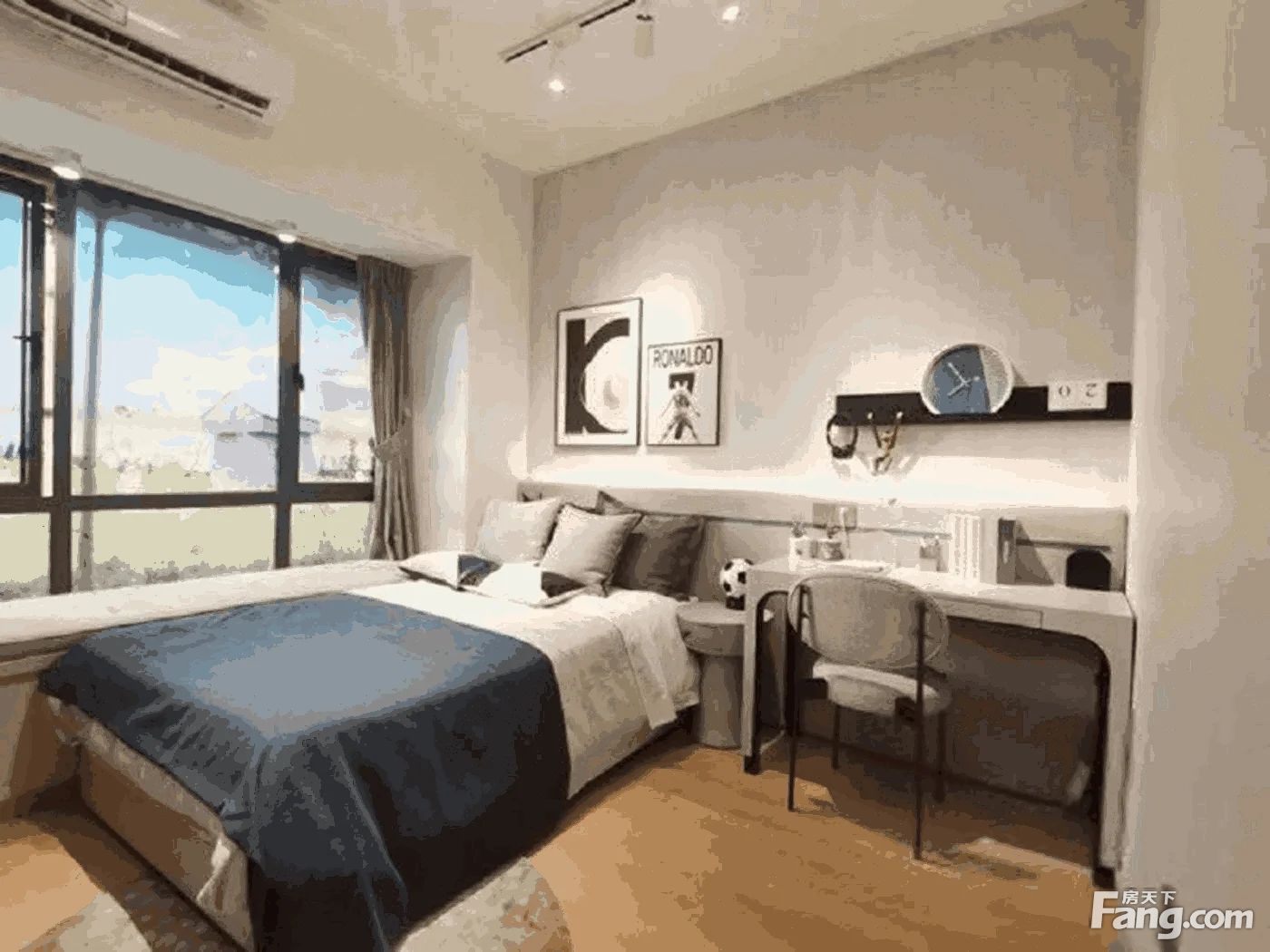 锦绣天伦花园三房 小高层精装 宽敞采光好 户型方正包车位急售