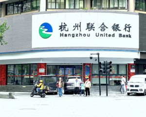 老城区,凤起路银行铺,稳定租约,年租金65万