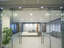 亦庄地标!楼下地铁!正对电梯大气前台!可享受政策补贴!可看房