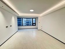 豪华装修!降20!!急售!!一次未住!送车位!!送地下室!!