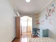 南环里采光好独立客厅看房随时153万