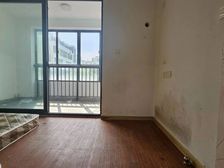 佘北茸达苑100平三房 电梯中间楼层 南北通透 阳台落地窗