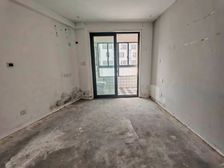 新上品质100平三房,随时看房南北通透中间楼层