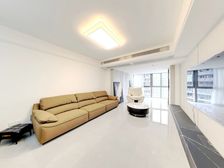 蓝光凯丽美域 进门有入户,户型方正,精装修,阳台大,户型通透