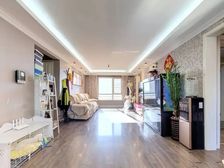 金隅万科城二期 3室1厅 123.28平 480万!!