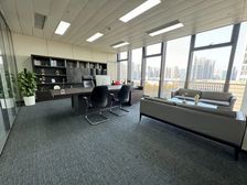 正对电梯口 960平特价50元含税 品质精装全配 随时带看