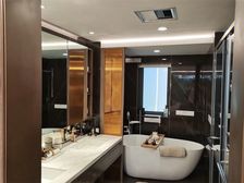 别墅 4室2厅3卫 140m 朝南 约198万