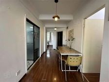 小区中心位置,热卖小区 价格可刀 一梯一户 诚意出售 近地铁