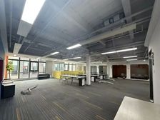 酒仙桥 电通创意广场 独栋888平 遗留精装 四面采光