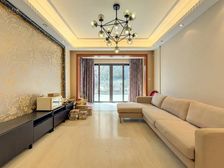 合景五期 地铁口 带六十平花园 非标户型 赠送多 五房两卫