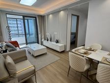 122万!万达旁 刚需三房 中间好楼层 临地铁近 速电!