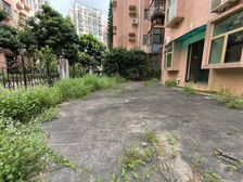 荔景山庄 一楼带大院子 119平3居 南向简装修 过五