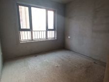 政府旁 泰华城现房 毛坯自由装修 中间楼层 可贷款 改名